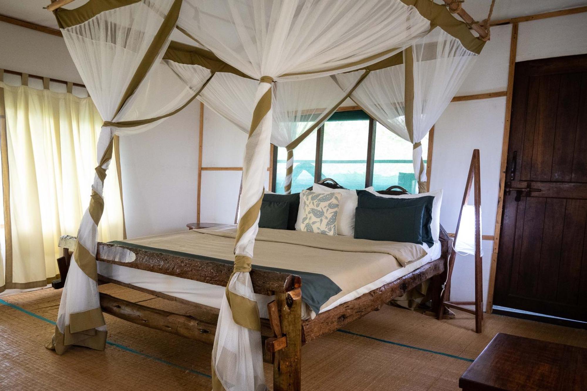 Simply Saadani Camp, A Tent With A View Safaris Mkwaja Eksteriør billede